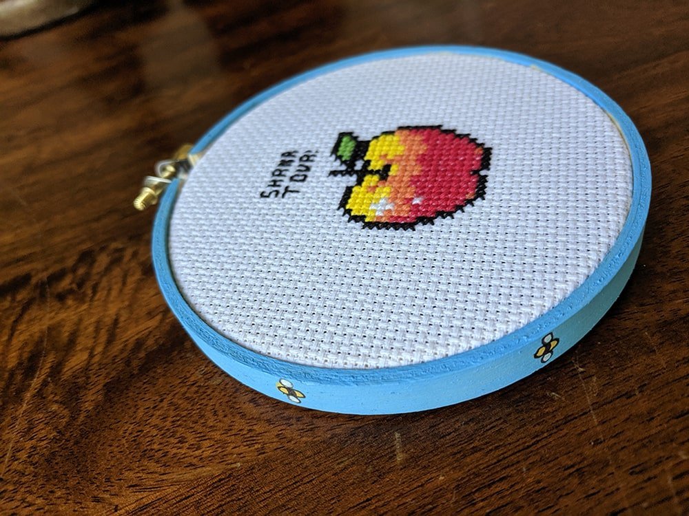 Decorate your embroidery hoop by painting it