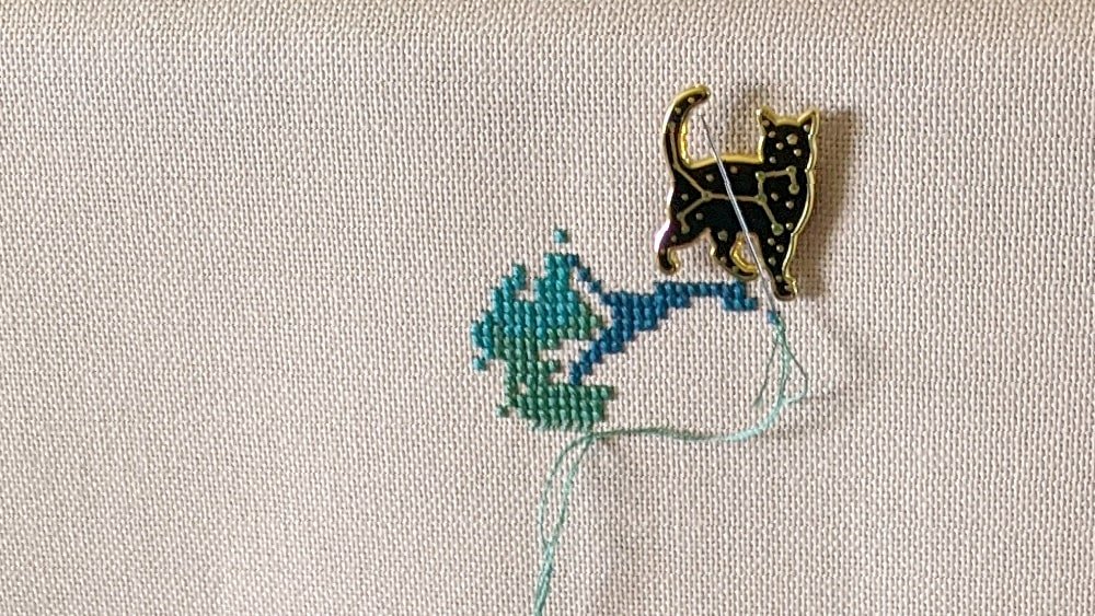 DIY cat constellation enamel pin needle minder tutorial